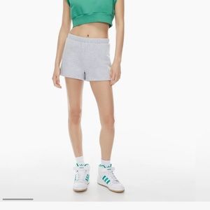 ARITZIA! TNA COZY FLEECE PERFECT HIGH RISE SHORT 3”